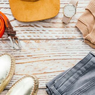 CLOTHES & ACCESSORIES